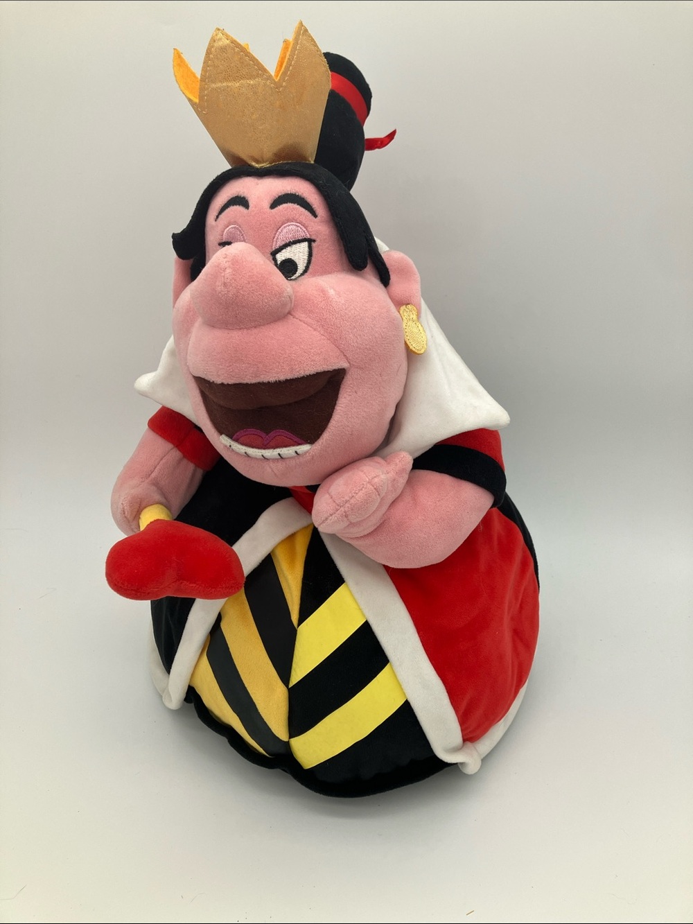 Disney Store Queen Of Hearts Plush Alice In Wonderland Villain Stuffed Animal